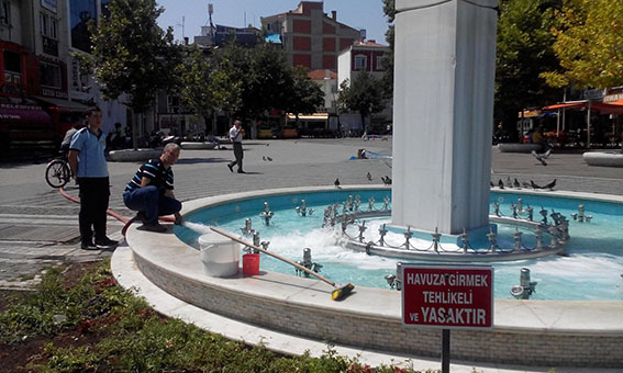 Belediye Havuzunda periyodik bakım çalışması