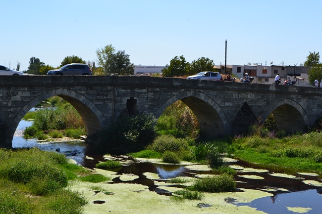 Lüleburgaz’da  450 yıllık tarihi taş köprü araç trafiğine kapatılacak