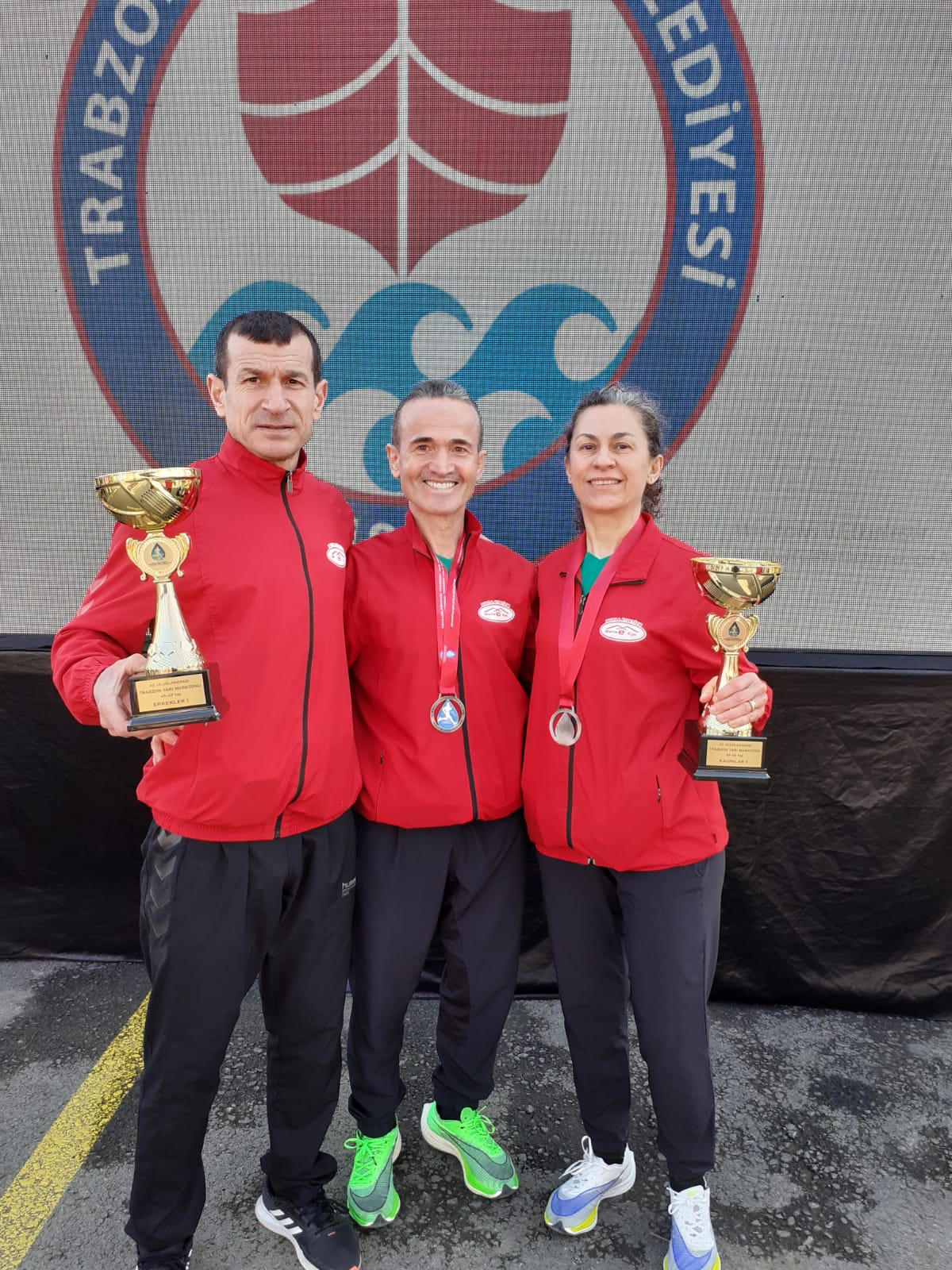 Trabzon yarımaratonundan iki şampiyonluk geldi