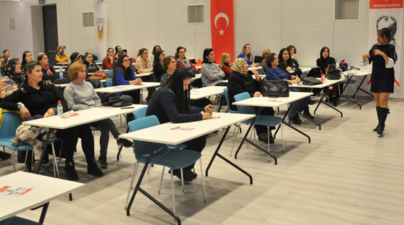 “Kadınlar Neden Depresyona  Girer?” konferansı yapıldı