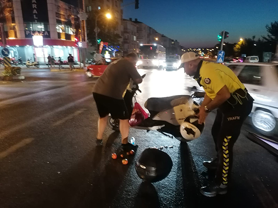 Çalıntı motosiklet ile kaza yaptı