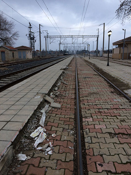 Lüleburgaz Tren İstasyonu dökülüyor