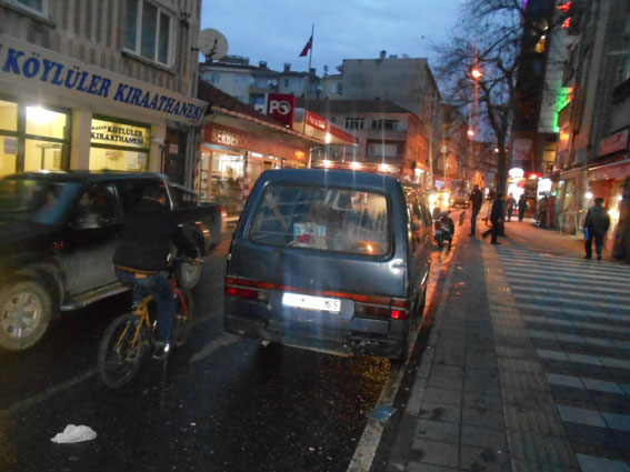 Çeşme Meydanı trafik sorunu devam ediyor