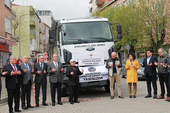 Lüleburgaz’dan deprem bölgesine yardım tırı