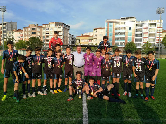 U14 Liginde Şampiyon Lüleburgaz Atletikspor