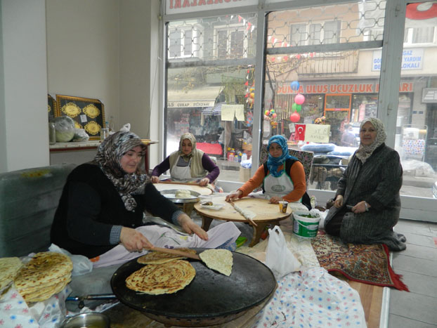 Takva Hanımlar Derneği kermes düzenledi