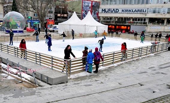 Buz Pisti’nden 3 günde 400 kişi yararlandı