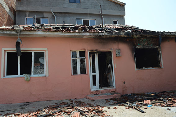 Oğluyla tartışan babanın evi yaktığı iddiası