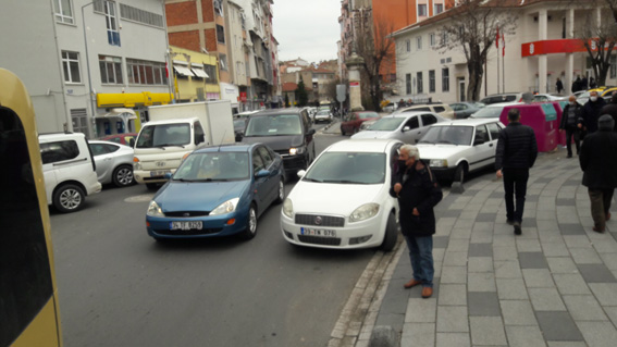 Yeni yıl trafiği bunalttı