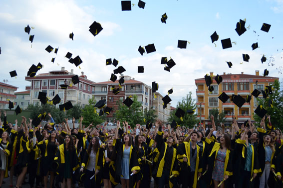 Düvenciler’de mezuniyet coşkusu yaşandı