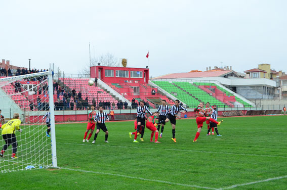 Lüleburgazspor-Kırklareli Güvenspor’u 4-0 yendi