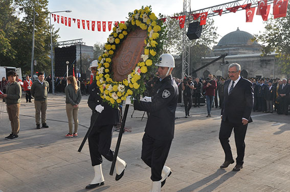 Kurtuluş Kutlamaları çelenk sunumu ile başladı