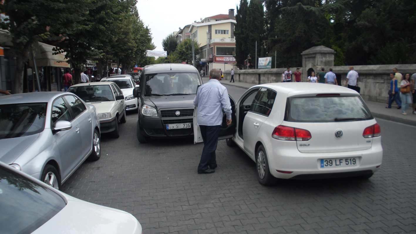 Duyarsız sürücüler trafiği aksatıyor