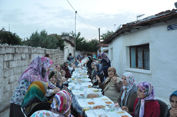 Dere Mahallesi iftar yemeğinde buluştu