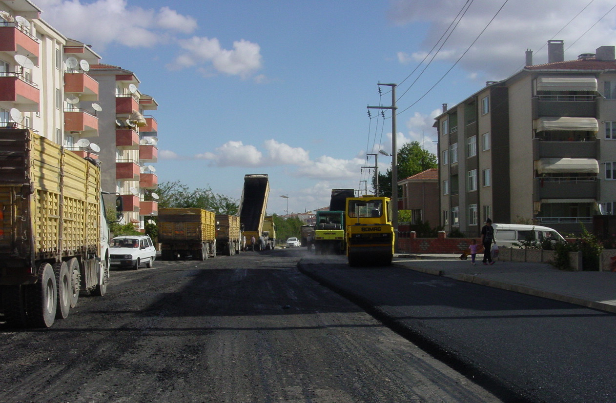 Fen İşleri durmak bilmiyor