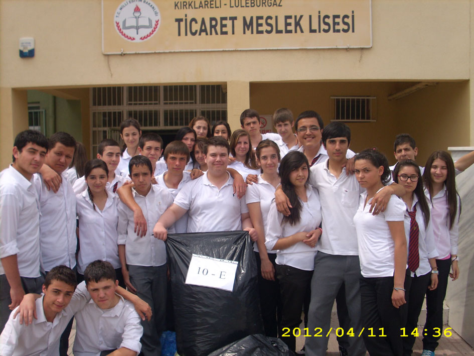 Ticaret Lisesi’nden 30 bin kapak