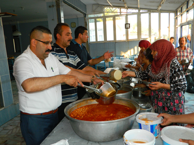 Birlik Aşevi iftar yemeği dağıtımına başladı