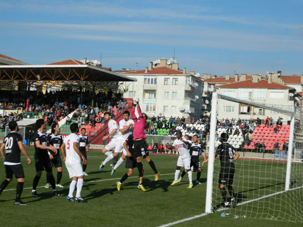  Lüleburgazspor ikinci yarıda çöktü 