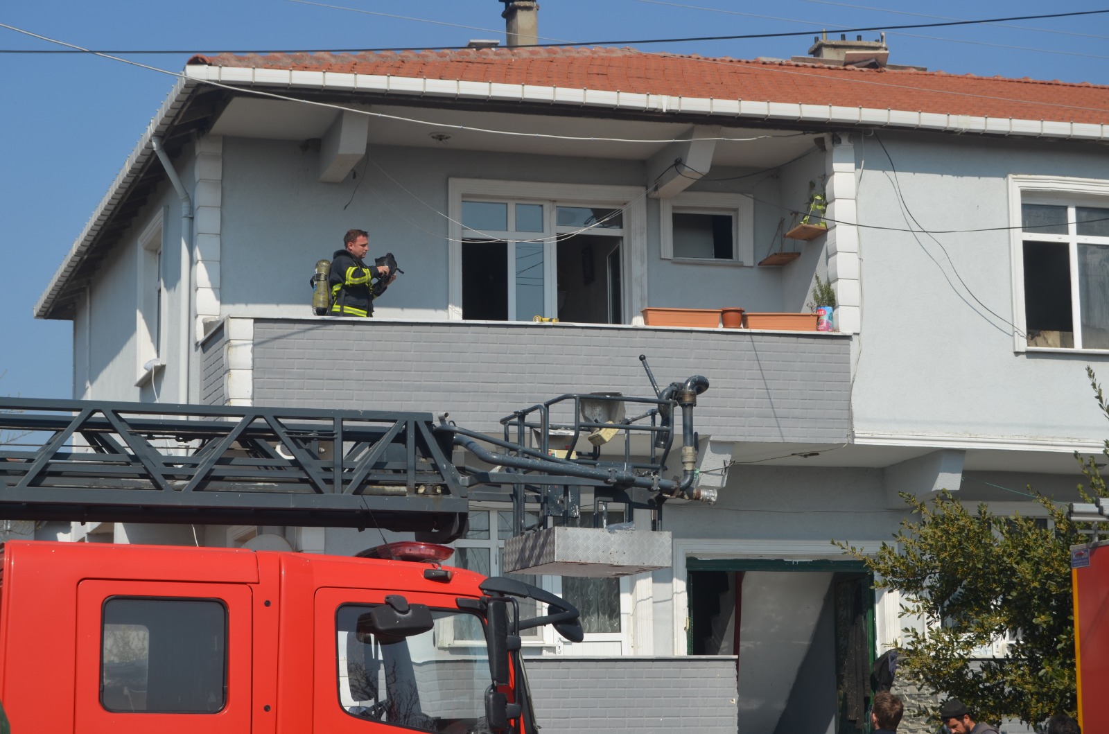 Üçlü prizden yangın çıktı