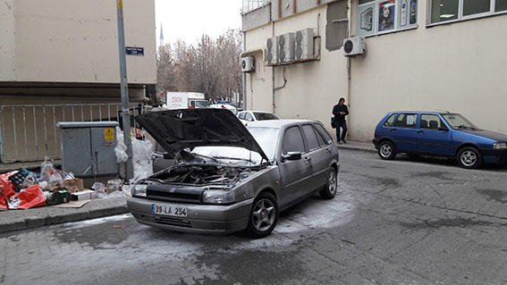 Seyir halindeki araç yandı