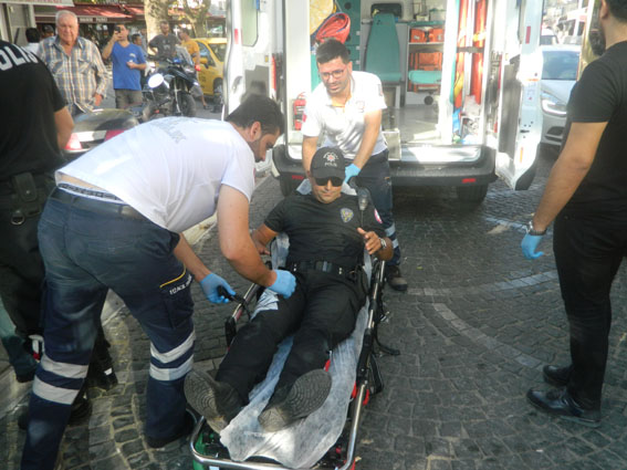 Polisten kaçan motorsiklet sürücüsü polise çarptı