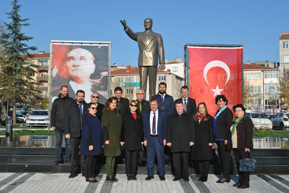 İYİ Parti Nedim Çetin’in öğretmenler günü kutladı