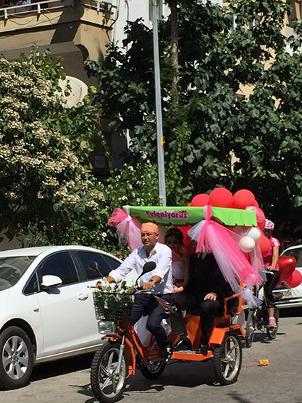 “Bisikletli Gelin Alayı” düzenlendi