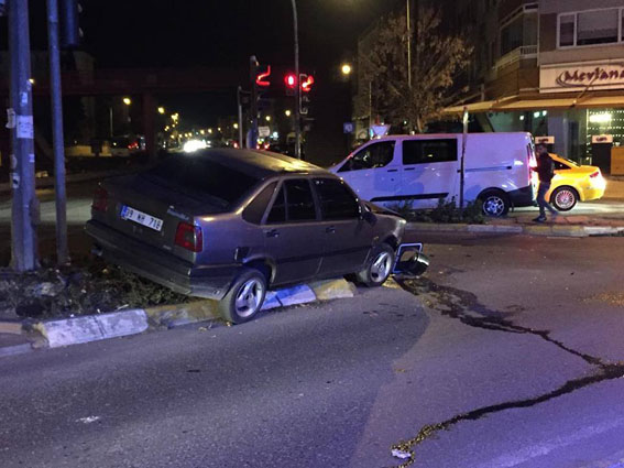 Önce kaza yaptı sonra bırakıp kaçtı