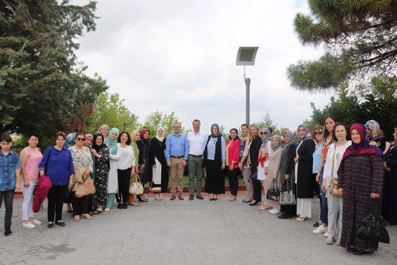 AK Parti Kadın Kolları TPAO’da kahvaltı verdi