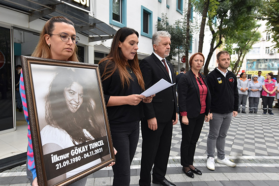 “Belediyede açıklama mezarlıkta anma”