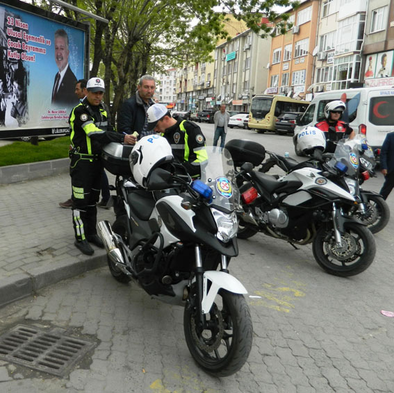 Motosiklet sürücüleri denetlendi