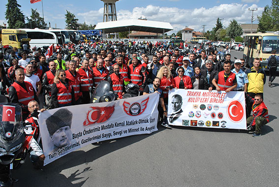 Türkiye’nin en büyük motorcu konvoyu Lüleburgaz’dan geçti