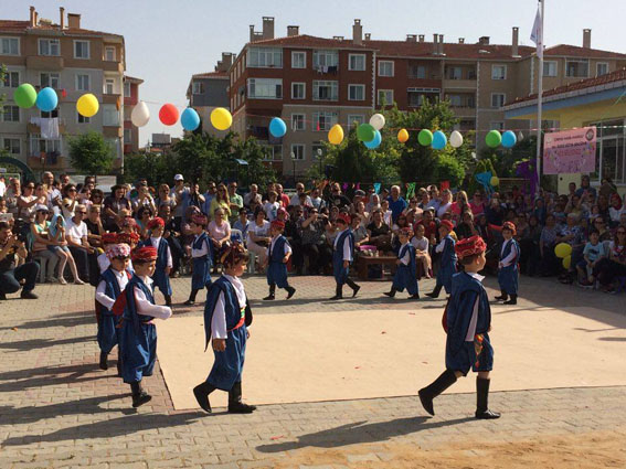 Zübeyde Hanım Anaokulu mezunlarını uğurladı