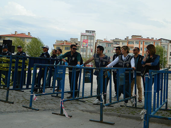 Polis geniş güvenlik önlemleri aldı