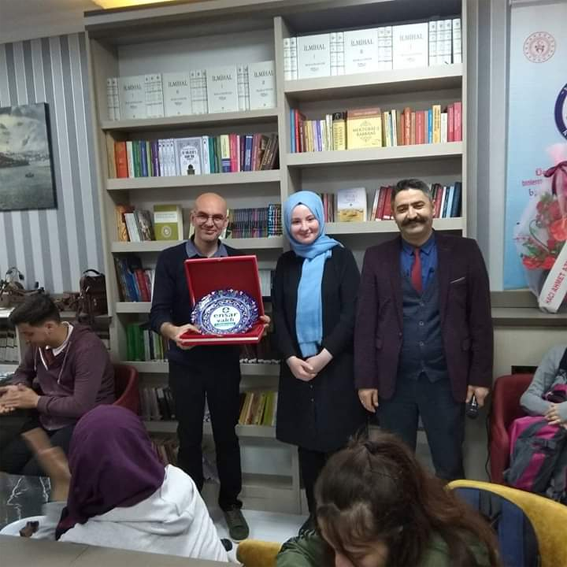 Koray Şerbetçi Bab-ı Sohbet Kitap Kahve’nin konuğu oldu