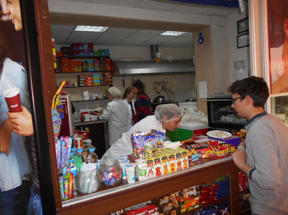 Lüleburgaz Lisesi’nde kantin düzenlendi