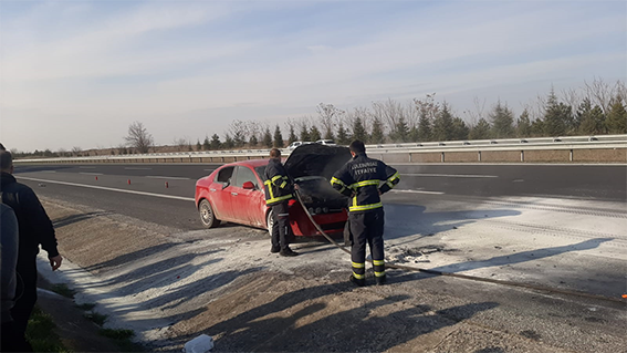 Lüleburgaz’da seyir halindeki otomobil yandı  