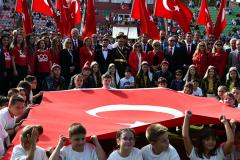 CUMHURİYET COŞKUSU LÜLEBURGAZ’A SIĞMADI