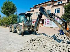 Büyükkarıştıran’da yol ve kaldırım çalışmaları devam ediyor