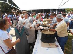 11 kazan keşkek 2 saatte tükendi